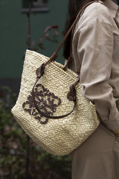 Соломенная сумка Loewe Medium Anagram Raffia Basket Bag Natural/Tan 97544 фото
