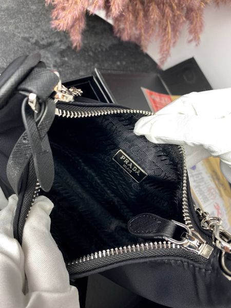 Сумка Prada Re-Edition 2005 Re-Nylon Bag Black/Silver Hardware 4001 фото