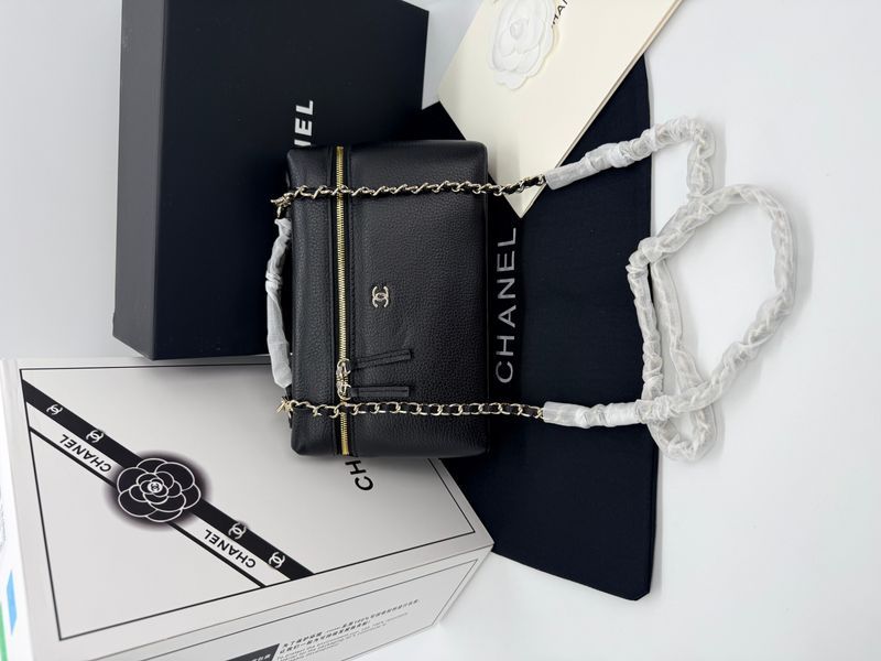 Сумка Chanel Large Supple Top Handle Slim Vanity Case with Chain in Black Grained Leather with Gold Hardware Premium Quality 3985 фото
