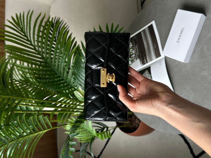 Гаманець Chanel Black Patent Leather Wallet Black 88200 фото
