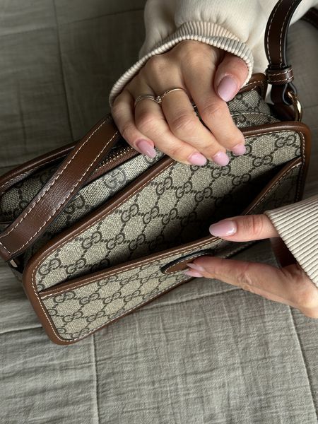 Cумка Gucci Mini Interlocking G Shoulder Bag in GG Supreme Coated Canvas 0349 фото