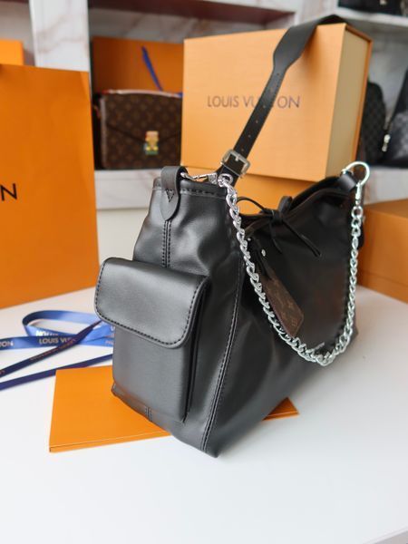 Сумка Louis Vuitton CarryAll Cargo Vibe PM Bag in Black Leather 171 фото