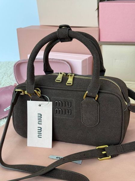 Сумка Miu Miu Arcadie Padded Suede Top-Handle Regular Bag Chocolate/Gold Hardware 0486 фото