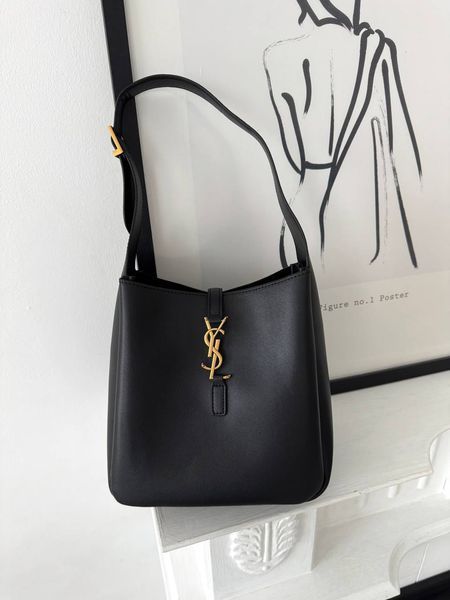 Сумка Saint Laurent Le 5 &Agrave; 7 Supple Small Shoulder Bag in Black Leather 5061 фото