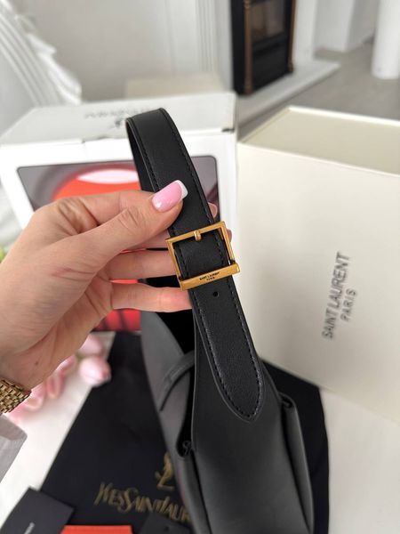 Сумка Saint Laurent Le 5 &Agrave; 7 Supple Small Shoulder Bag in Black Leather 5061 фото