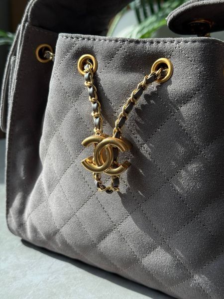 Сумка Chanel 25 Small Handbag in Grey Suede Calfskin & Gold-Tone Metal 0571 фото
