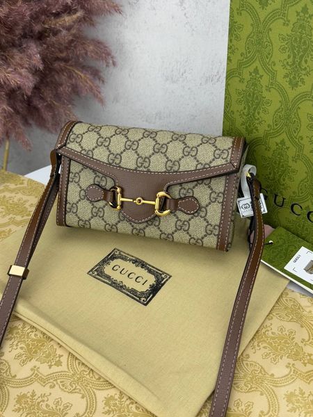 Cумка Gucci Horsebit 1955 Mini Bag in Beige and Dark Brown GG Supreme Canvas/Brown Leather Trim 137 фото