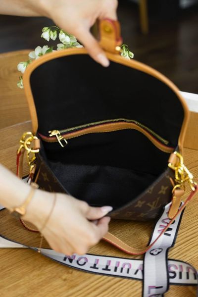 Сумка Louis Vuitton Diane Satchel Bag in Brown Monogram Coated Canvas 0359 фото
