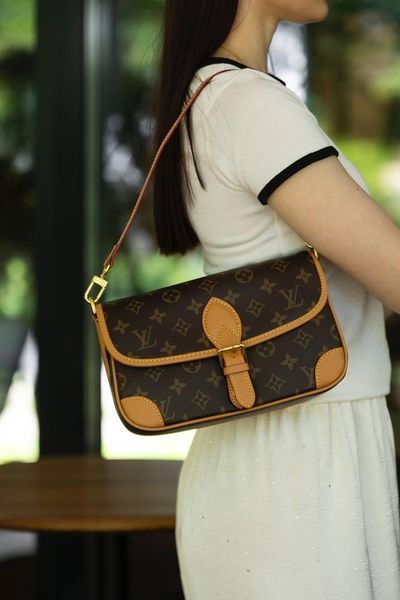 Сумка Louis Vuitton Diane Satchel Bag in Brown Monogram Coated Canvas 0359 фото