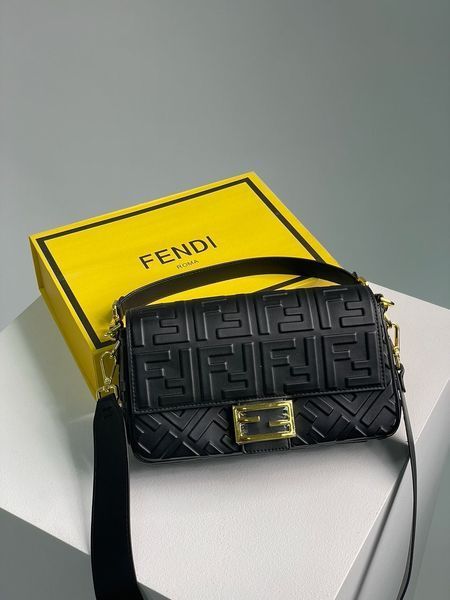 Cумка Fendi Baguette Leather Bag Black 032 фото