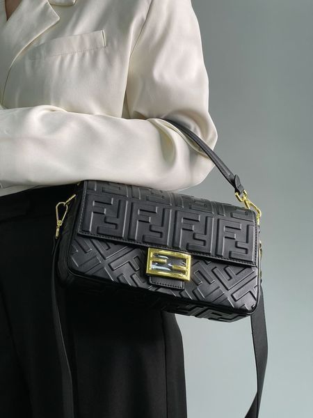 Cумка Fendi Baguette Leather Bag Black 032 фото
