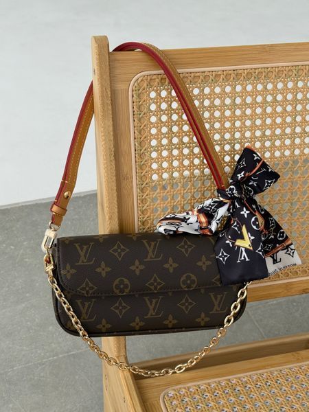 Сумка Louis Vuitton Wallet On Chain Ivy in Brown Monogram Coated Canvas/Gold Hardware 624 фото