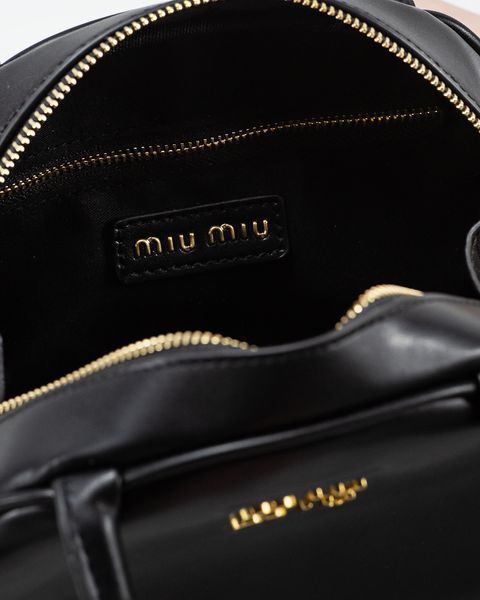 Сумка Miu Miu Leather Top-Handle Bag in Black 0463 фото