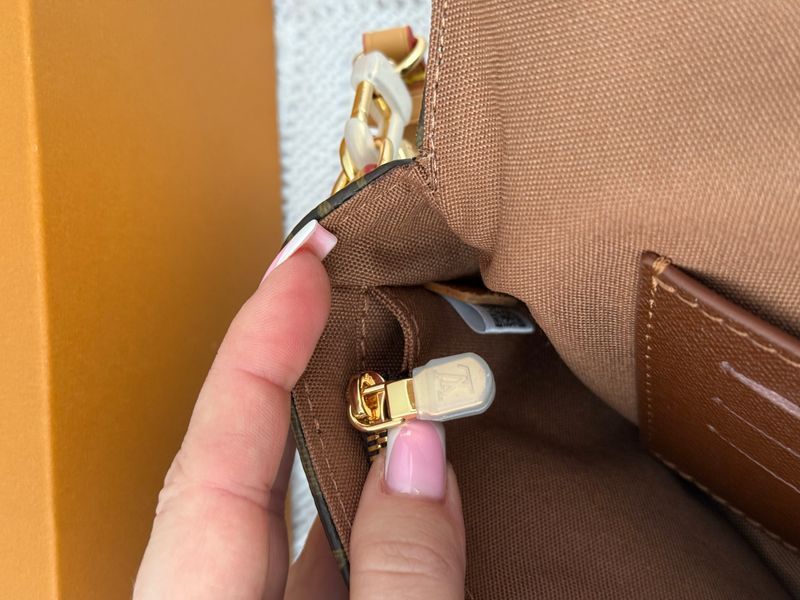 Сумка Louis Vuitton Wallet On Chain Ivy in Brown Monogram Coated Canvas/Gold Hardware 624 фото