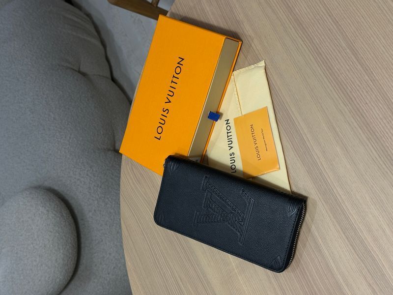 Гаманець Louis Vuitton Zippy Taurillon Shadow Black 88195 фото