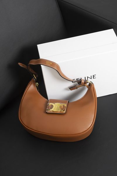 Сумка Celine Medium Ava Triomphe Shoulder Bag in Brown Smooth Calfskin/Gold Hardware 0441 фото