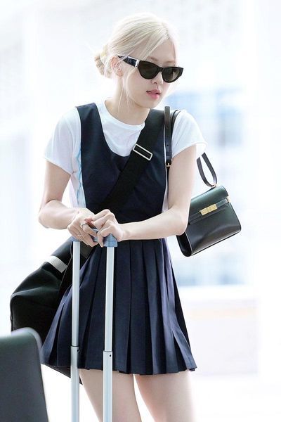 Сумка Saint Laurent Manhattan Mini Shoulder Bag in Black Leather 404 фото