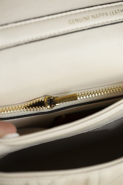 Сумка Coach Times Square Tabby Shoulder Bag 20 with Pillow Quilting Chalk/Brass Hardware 0540 фото