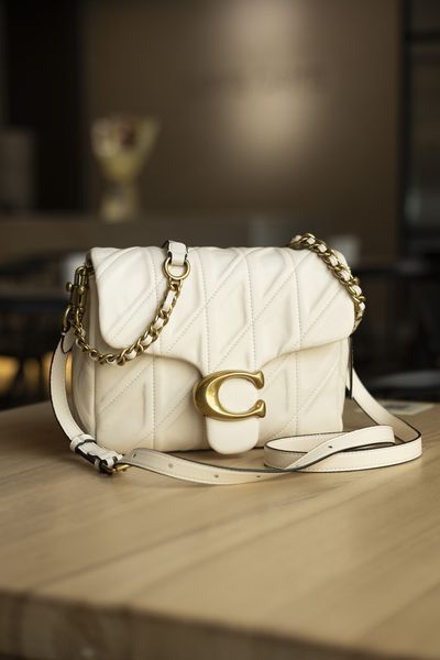 Сумка Coach Times Square Tabby Shoulder Bag 20 with Pillow Quilting Chalk/Brass Hardware 0540 фото