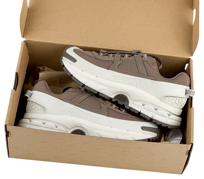 Жіночі кросівки Nike Zoom Vomero Roam Light Bone/Court Purple/Gum Dark Brown/Mink Brown 2557 фото