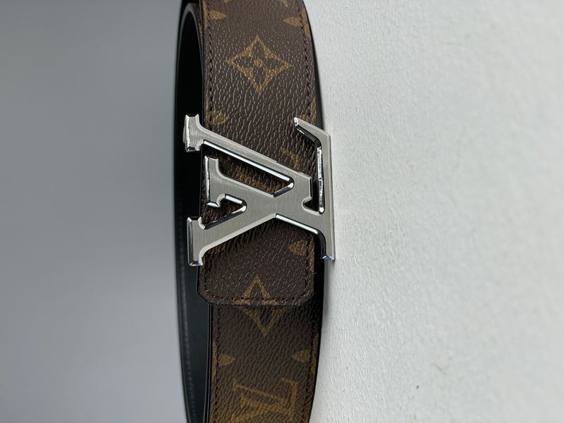Ремінь Louis Vuitton Initials 35mm Monogram Belt Brown/Silver Buckle 66144 фото