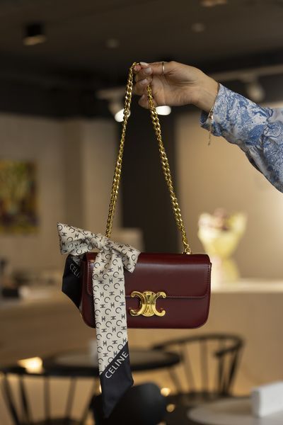 Cумка Celine Classique Triomphe Chain Shoulder Bag in Shiny Red Calfskin/Gold Hardware 0535 фото