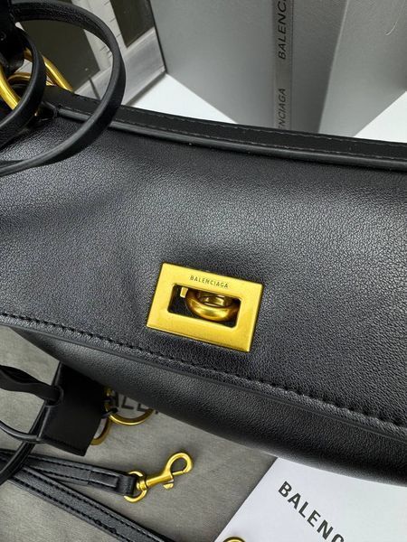 Сумка Balenciaga Rodeo Mini Handbag in Black Smooth Calfskin/Gold Hardware 406 фото