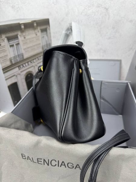 Сумка Balenciaga Rodeo Mini Handbag in Black Smooth Calfskin/Gold Hardware 406 фото