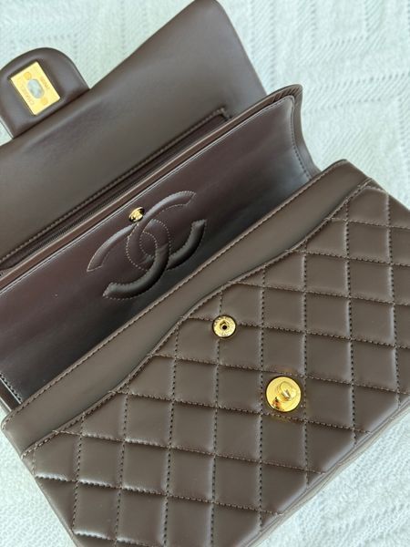 Сумка Chanel Classic 2.55 Medium Double Flap in Chocolate Leather/Gold Hardware 139 фото