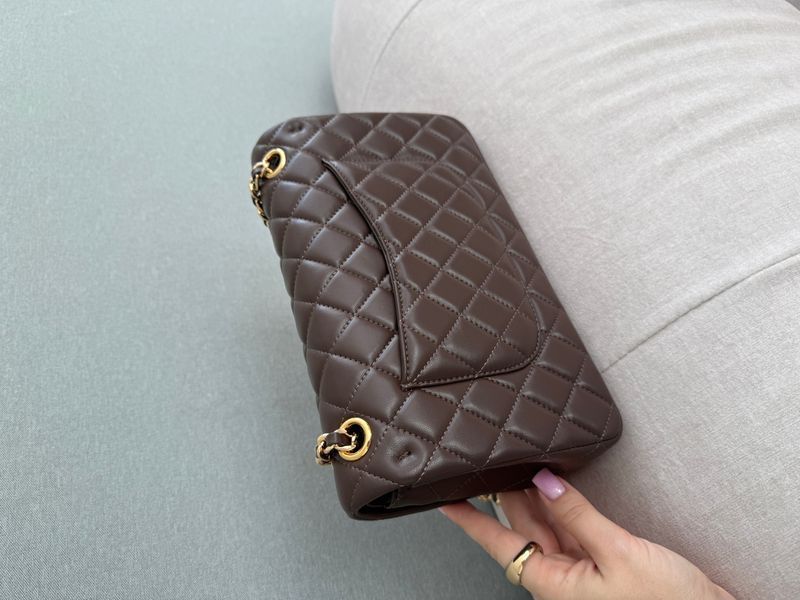 Сумка Chanel Classic 2.55 Medium Double Flap in Chocolate Leather/Gold Hardware 139 фото