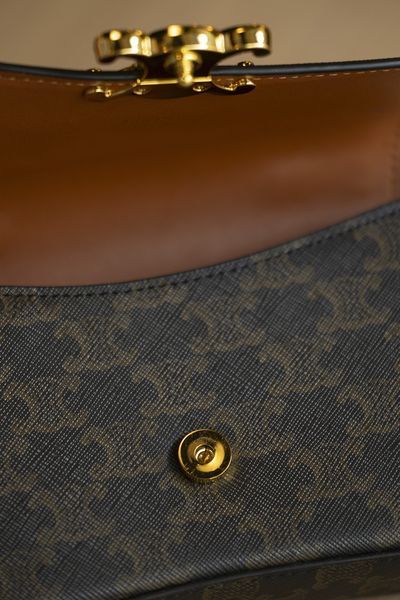 Сумка Celine Lola in Triomphe Canvas and Calfskin Tan 0536 фото