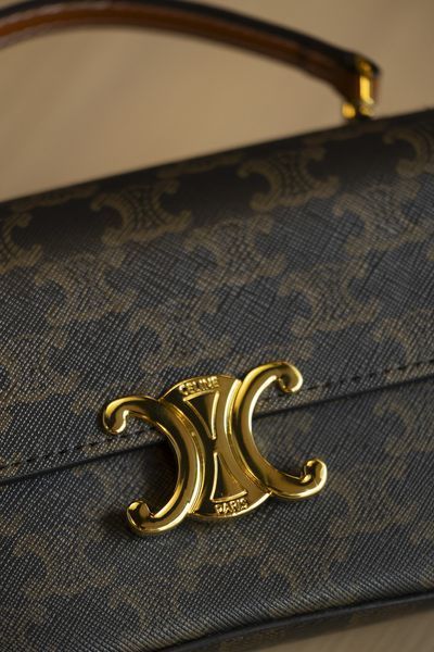Сумка Celine Lola in Triomphe Canvas and Calfskin Tan 0536 фото