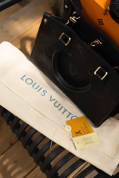 Сумка Louis Vuitton OnTheGo PM Monogram Empreinte Leather Black 0403 фото