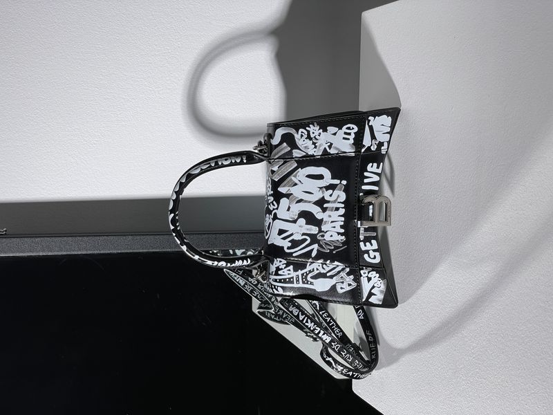 Сумка Balenciaga Hourglass Small Handbag Graffiti in Black 99996 фото