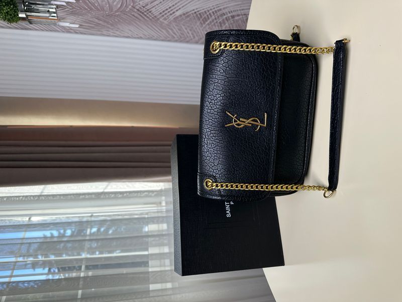 Сумка Saint Laurent Niki Medium Bag in Black Grained Lambskin/Brass Hardware 3297 фото