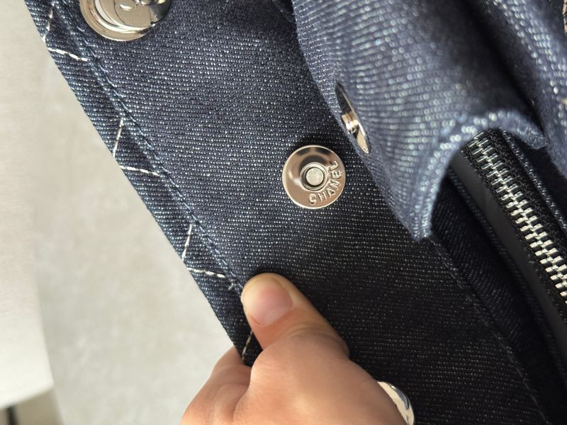 Сумка Chanel Denim Tote Bag with Wild Stitch Quilting 991075 фото