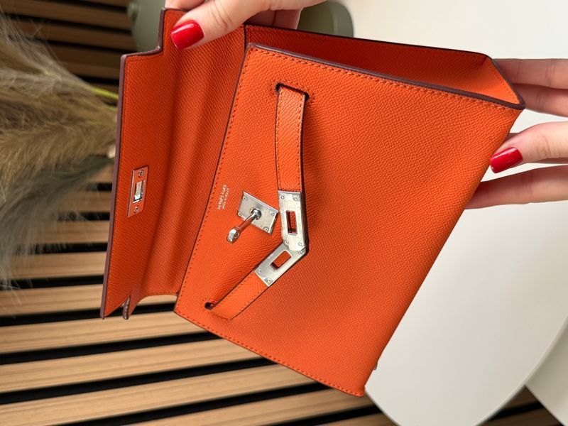 Сумка Hermes Mini Kelly 22 in Orange Epsom Leather/Palladium Hardware 111 фото