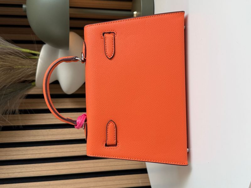 Сумка Hermes Mini Kelly 22 in Orange Epsom Leather/Palladium Hardware 111 фото