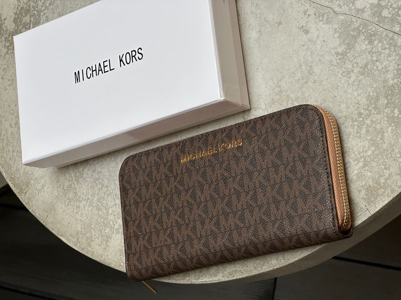 Гаманець Michael Kors Large Wallet Zip Brown 88181 фото