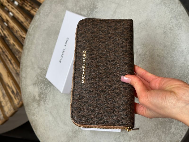 Гаманець Michael Kors Large Wallet Zip Brown 88181 фото