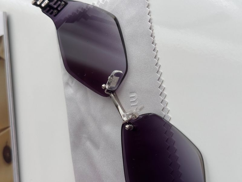 Окуляри Miu Miu Sunglasses MU 140AV AAV-101 Black/Silver 0319 фото