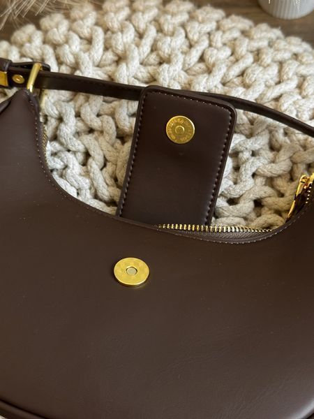Cумка Miu Miu Leather Hobo Bag in Brown 99528 фото