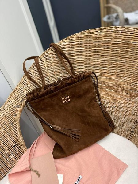 Сумка Miu Miu Joie Suede Bag in Brown 414 фото