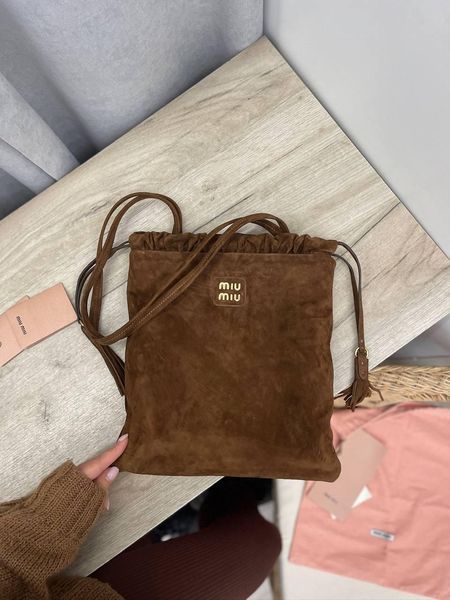 Сумка Miu Miu Joie Suede Bag in Brown 414 фото