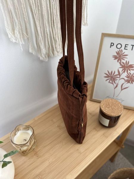 Сумка Miu Miu Joie Suede Bag in Brown 414 фото