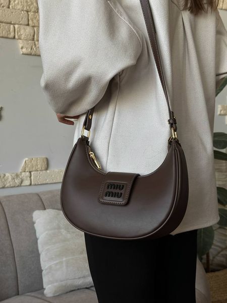 Cумка Miu Miu Leather Hobo Bag in Brown 99528 фото