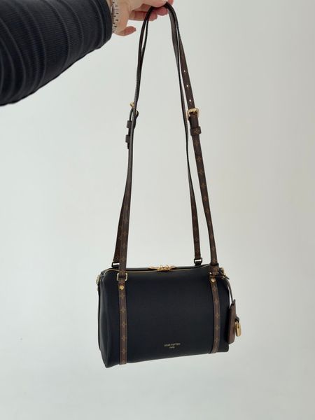 Сумка Louis Vuitton The Express PM in Black Calfskin Leather/Gold Hardware 591 фото
