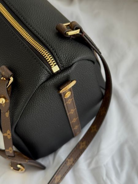 Сумка Louis Vuitton The Express PM in Black Calfskin Leather/Gold Hardware 591 фото