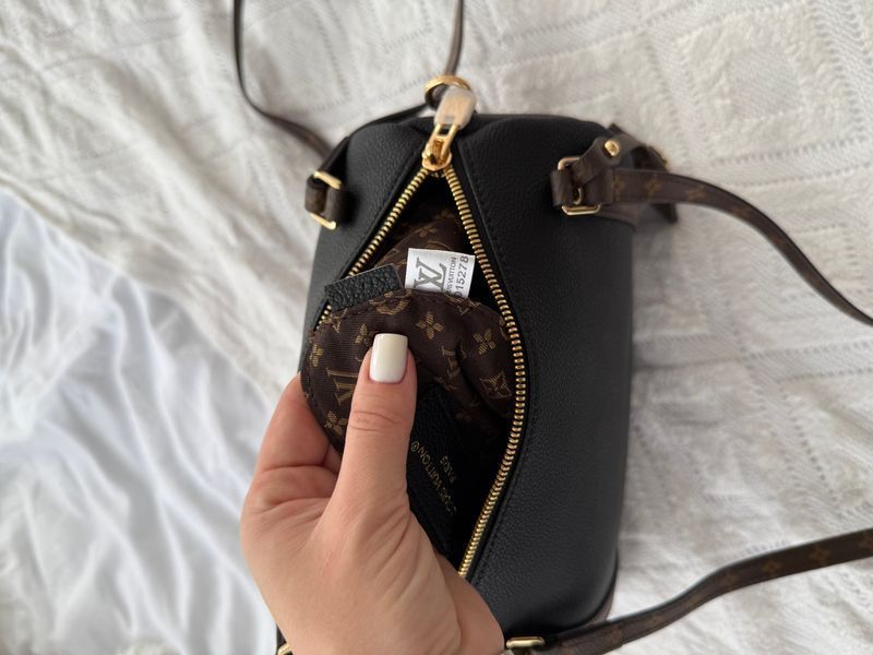 Сумка Louis Vuitton The Express PM in Black Calfskin Leather/Gold Hardware 591 фото