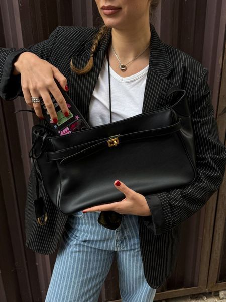 Сумка Balenciaga Bel Air Shoulder Bag Small in Black Smooth Calfskin/Aged-Gold Hardware 12592 фото